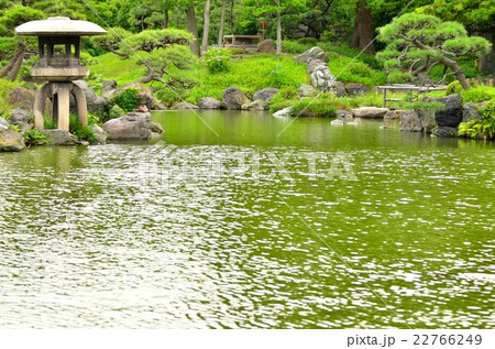 池と燈籠 池と燈籠 22766249