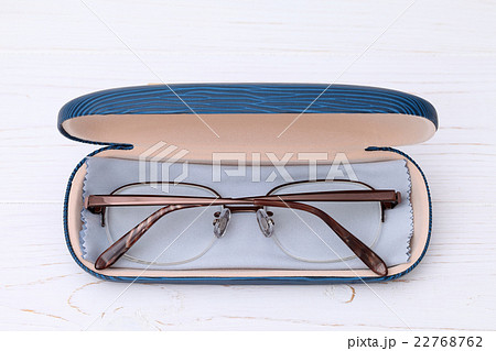メガネとメガネケース メガネとメガネケース 22768762