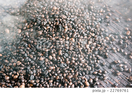Roasted coffee beans Roasted coffee beans 22769761
