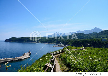 知床ウトロのオロンコ岩展望台からの眺め 22770186