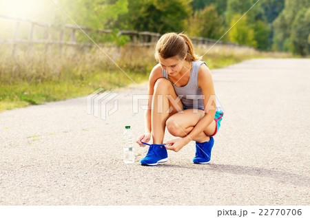Lacing up Lacing up 22770706