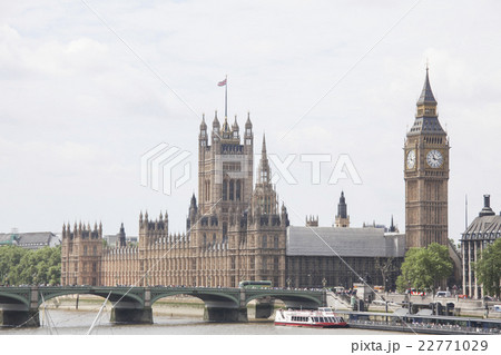 イギリス　ロンドン　ビッグベンとウェストミンスター寺院 22771029