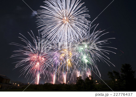 花火と夜景 22776437