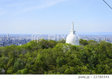 札幌もいわ山 ロープウェイからの景色（仏舎利塔） 22780344