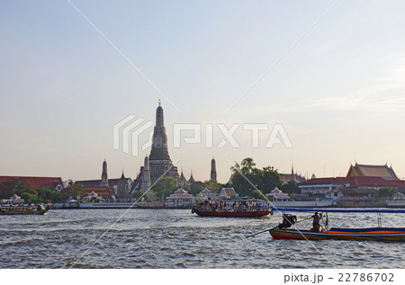 夕暮れに映えるワットアルン 22786702