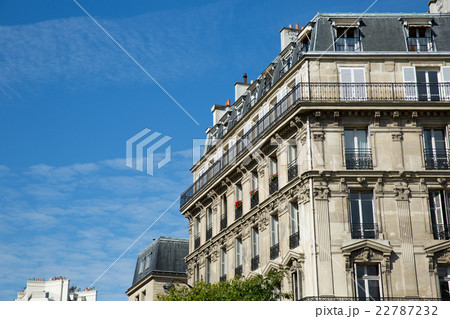 パリの青空と建物 22787232