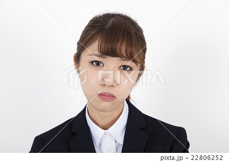 考えるビジネスウーマン 22806252