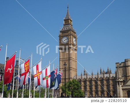 BIG BEN under the  blue sky 22820510