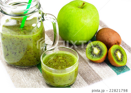 Kiwi and Apple Fresh Juice Kiwi and Apple Fresh Juice 22821798