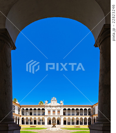 University of Evora 22823246