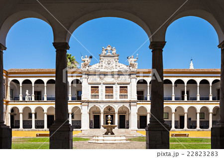 University of Evora 22823283