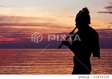 Yoga playing fluite 22824120