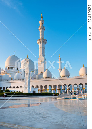 Sheikh Zayed White Mosque in Abu Dhabi, UAE 22830927