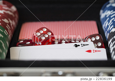 Aluminium suitcase with poker set, cards, red dice 22836199