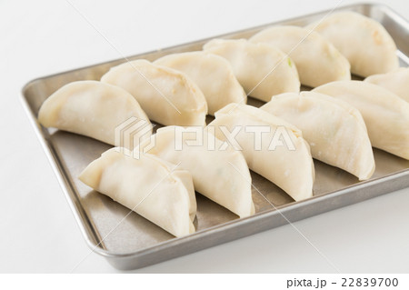 生餃子　白バック 22839700