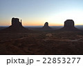 夜明けのモニュメント・バレー 22853277