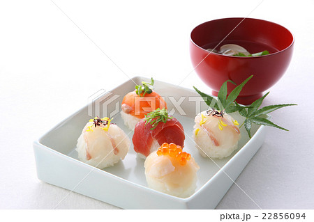 手まり寿司とはまぐりのお吸い物 22856094