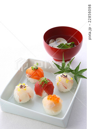 手まり寿司とはまぐりのお吸い物 22856098