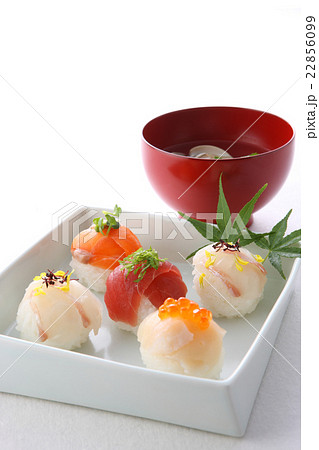 手まり寿司とはまぐりのお吸い物 22856099