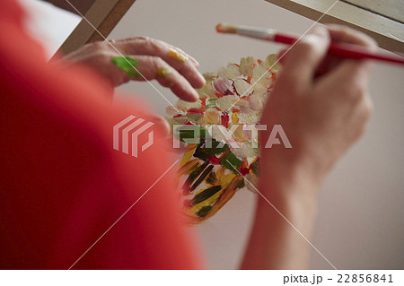 絵を描く手元 絵を描く手元 22856841