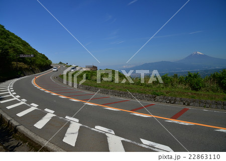 伊豆スカイライン道路と富士山 22863110
