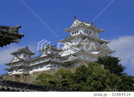 世界遺産「姫路城」菱の門前から見る天守群 22864514