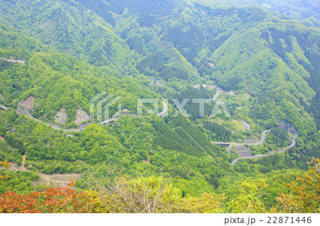 荒船山の艫岩から望む内山峠 群馬県 下仁田町 荒船山の艫岩から望む内山峠 群馬県 下仁田町 22871446