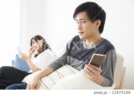 若いカップル 22874106