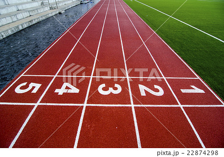 Red treadmill  with the numbering from one to five 22874298