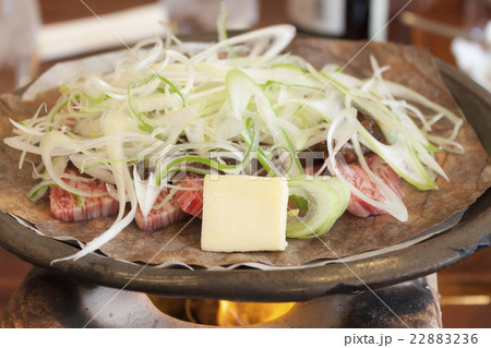 飛騨の郷土料理「朴葉味噌」 22883236