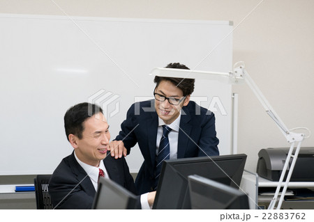 ビジネスシーン ビジネスシーン 22883762