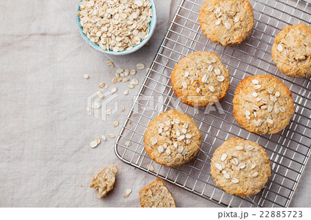 Healthy vegan oat muffins, apple and banana cakes Healthy vegan oat muffins, apple and banana cakes 22885723