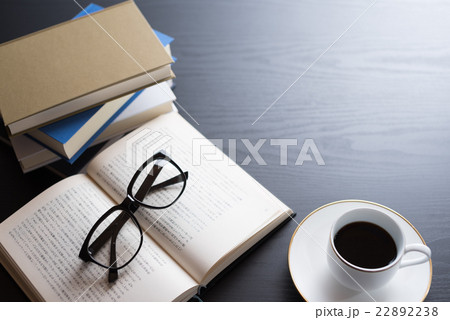 クールな読書イメージ 22892238