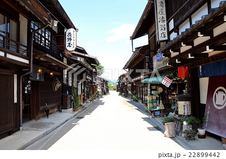 伝統ある宿場町 奈良井宿の街並みの写真素材