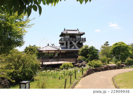 大阪府池田市池田城跡公園と櫓風展望休憩舎 22909936