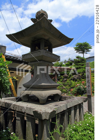 中山道と善光寺街道のわかされ常夜灯　塩尻市洗馬 22916428