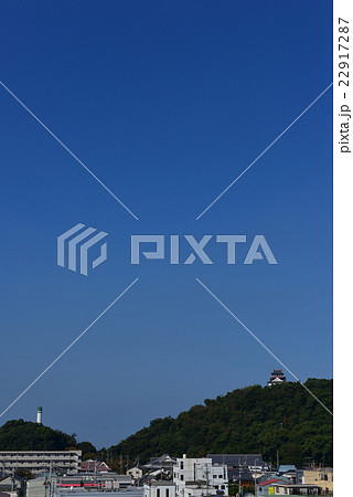 四国愛媛県の四国中央市「川之江城」と空 22917287