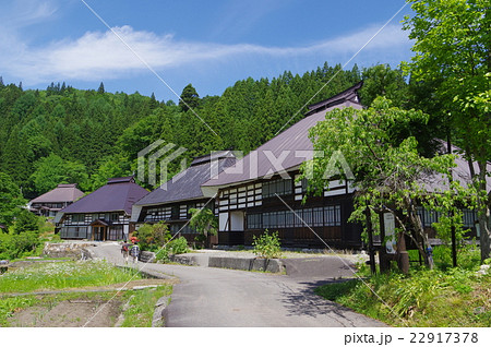 信州　白馬村　青鬼（あおに）集落　伝統的建造物群保存地区　棚田のある山間の小集落 22917378