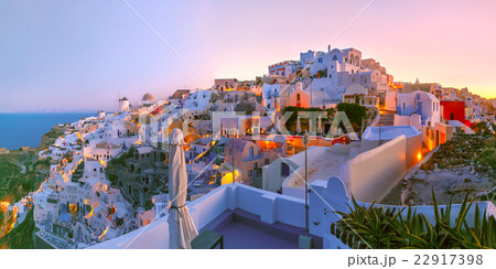 Oia at sunset, Santorini, Greece Oia at sunset, Santorini, Greece 22917398