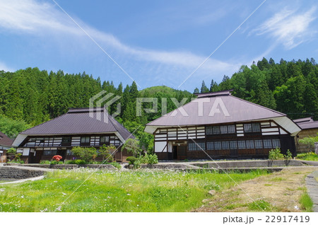 信州 白馬村 青鬼(あおに)集落 伝統的建造物群保存地区 独特な「かぶと造り」様式の大型住居 信州 白馬村 青鬼(あおに)集落 伝統的建造物群保存地区 独特な「かぶと造り」様式の大型住居 22917419