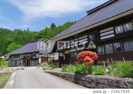 信州 白馬村 青鬼(あおに)集落 伝統的建造物群保存地区 独特な「かぶと造り」様式の大型住居 信州 白馬村 青鬼(あおに)集落 伝統的建造物群保存地区 独特な「かぶと造り」様式の大型住居 22917420