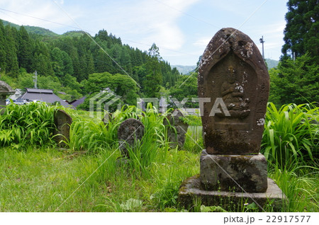 信州　白馬村　青鬼（あおに）集落の向麻（むかっそう）石仏群　伝統的建造物群保存地区 22917577