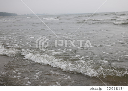 三重 御殿場海水浴場 早朝の波 三重 御殿場海水浴場 早朝の波 22918134