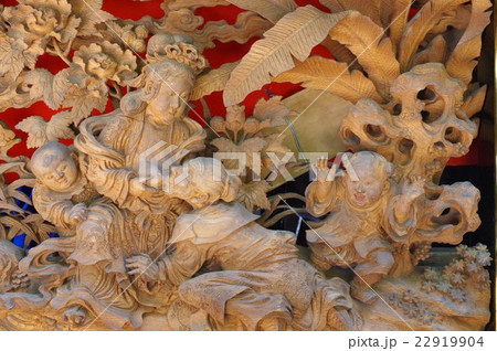 信州　松本の文化財　須々岐水神社の舞台　湯の原町の舞台の彫刻　立川流彫刻の舞台（山車）は長野県宝 22919904