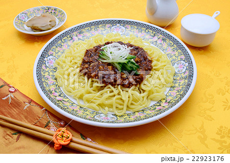 ジャージャー麺　 22923176