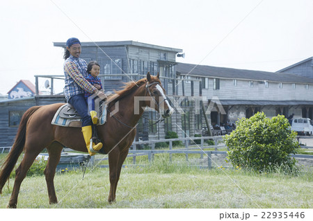 男性 乗馬 男性 乗馬 22935446