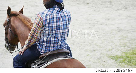 男性 乗馬 男性 乗馬 22935467