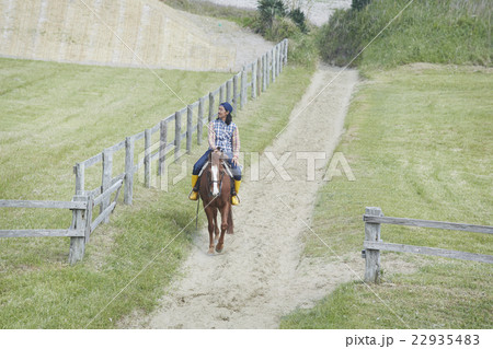 男性 乗馬 男性 乗馬 22935483