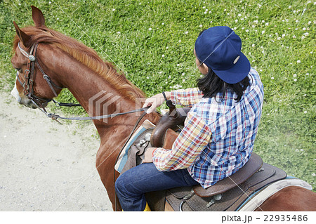 男性　乗馬 22935486