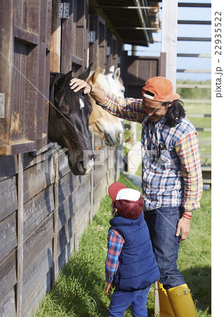 男性 馬 飼育 男性 馬 飼育 22935522